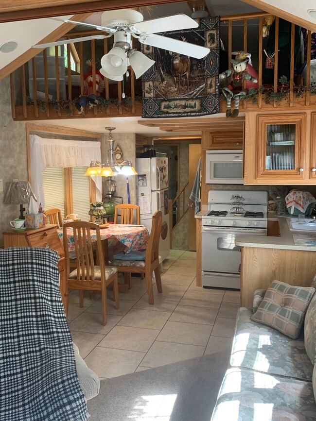 207 Hickory Place unit WD2-207, Eagle Lake, PA 18424 - photo 7