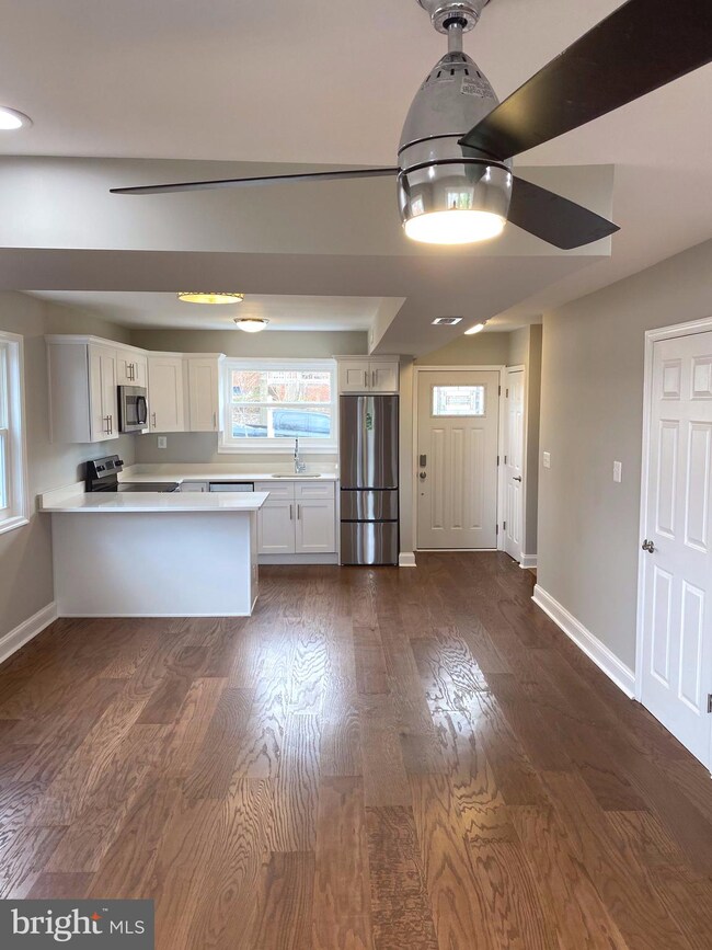 525 Hilltop Terrace SE, Washington, DC 20019 - photo 7