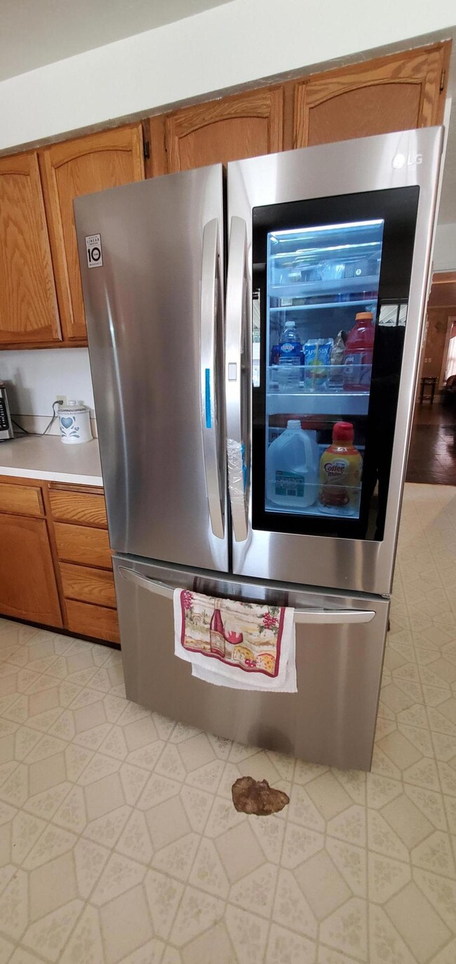 219 W Clark St, Medford, OR 97501 - photo 4