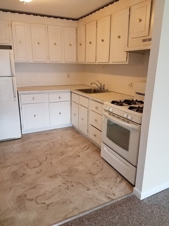 81 High St unit 22, Amesbury, MA 01913 - photo 2