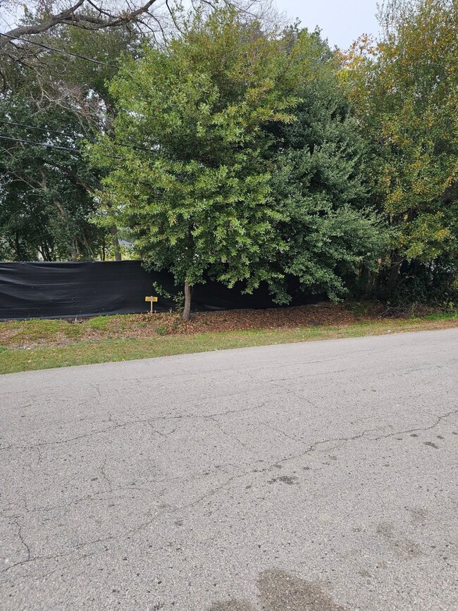 8313 Venus St, Houston, TX 77088 - photo 4