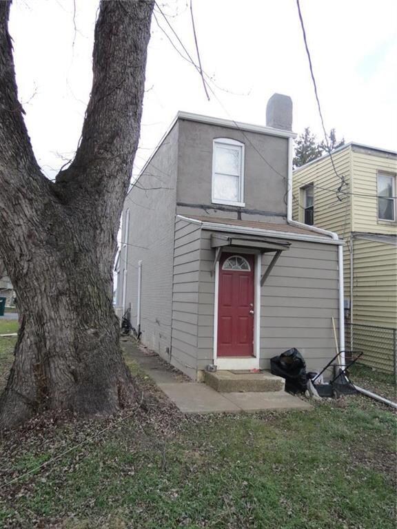 2726 Columbia St, Easton, PA 18045 - photo 2