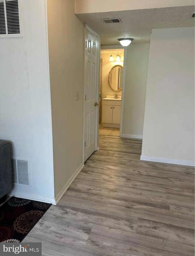 8306 Windfall Rd, Springfield, VA 22153 - photo 2