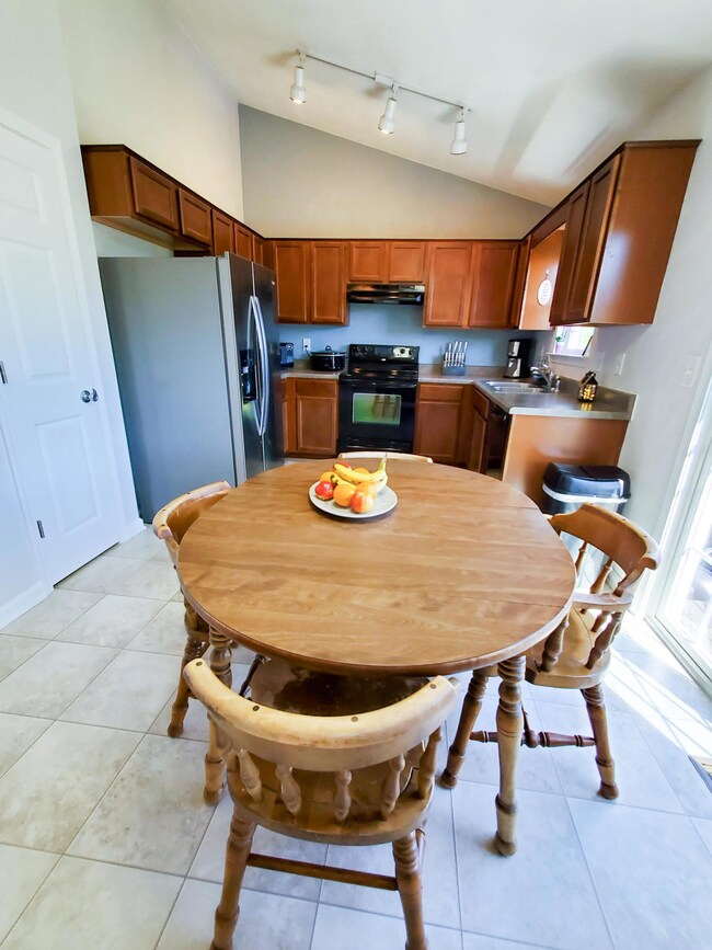Eat in kitchen
