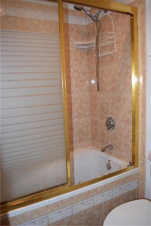 Jetted tub in Master bath