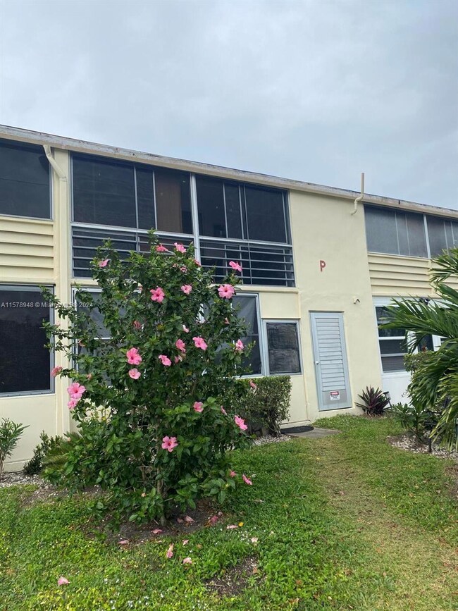 368 Windsor P unit 368, West Palm Beach, FL 33417 - photo 4