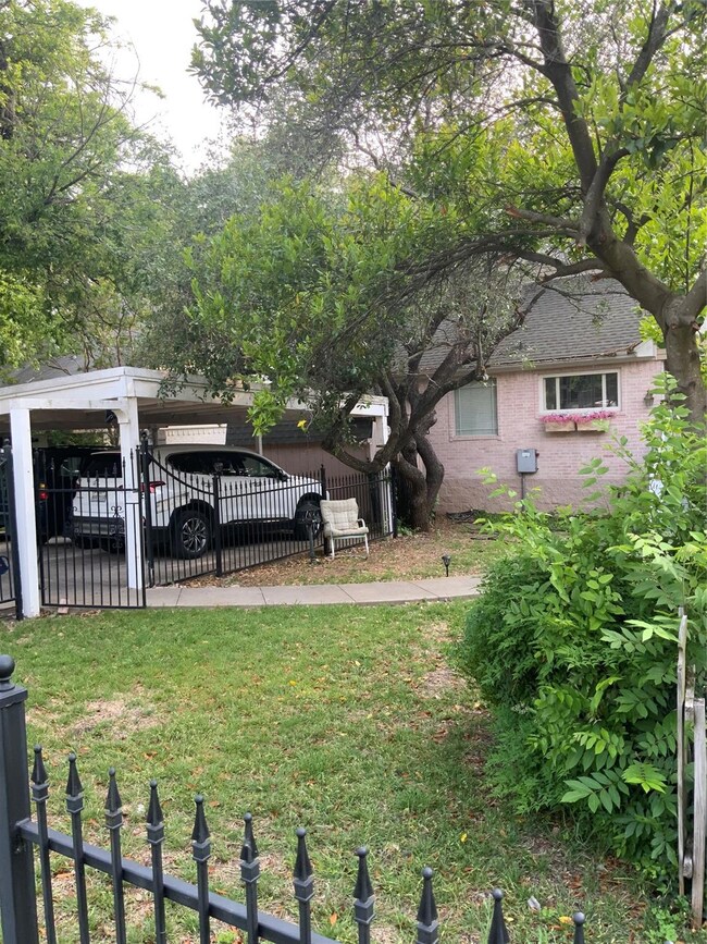 1435 E Lake Dr, Weatherford, TX 76087 - photo 2