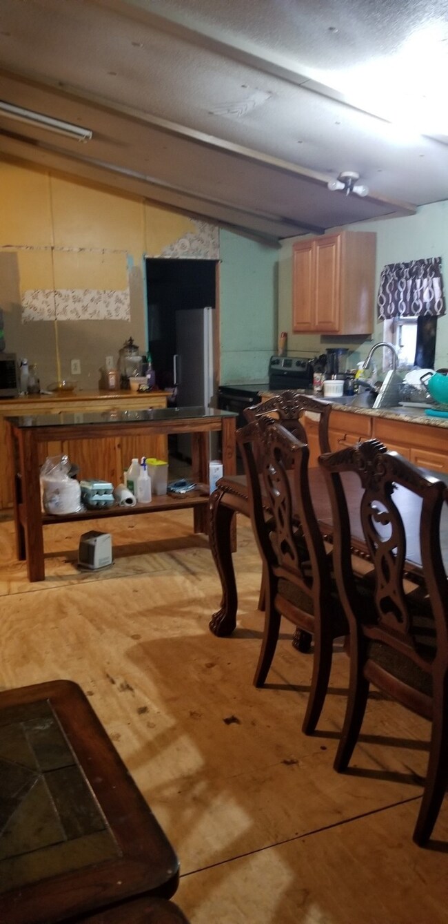 9 Sissy Ln, Bay City, TX 77414 - photo 5