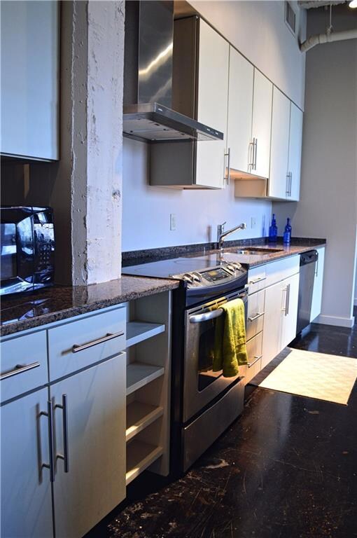 lots of cabinet and drawer space, above and below!