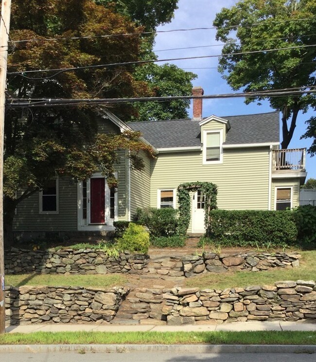 110 Washington St, Hudson, MA 01749 - photo 2