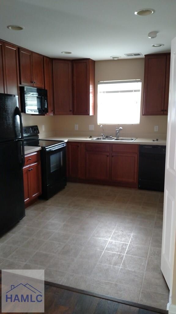 305 Connor Ct, Hinesville, GA 31313 - photo 6