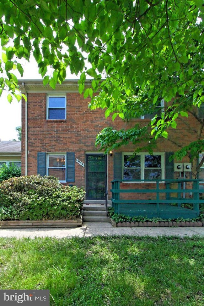 9569 Hagel Cir unit E, Lorton, VA 22079 - photo 2