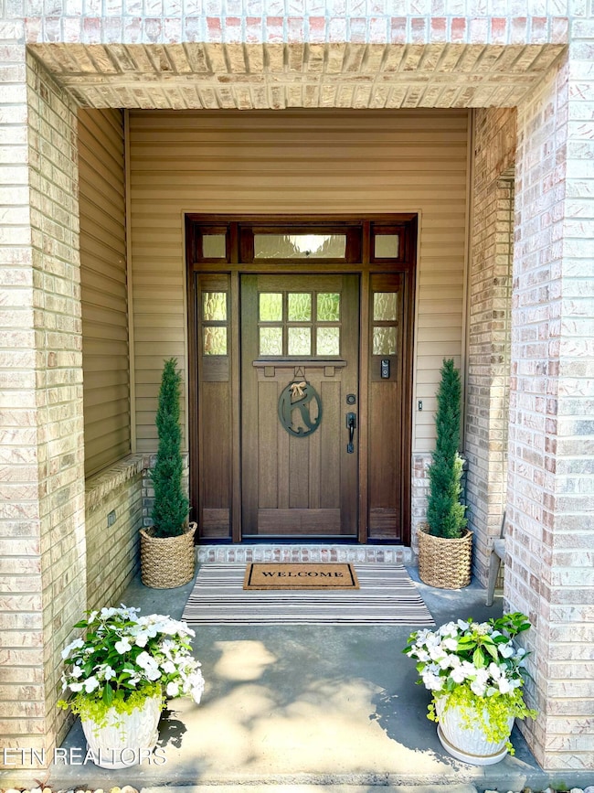 Front Porch featured_192 Saloli Way_Addy