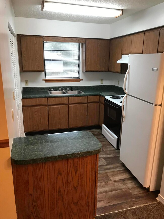 6402 Cooper Ln unit 4, Jacksonville, FL 32210 - photo 5