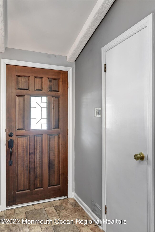 6 Amherst Ln, Hazlet, NJ 07730 - photo 6