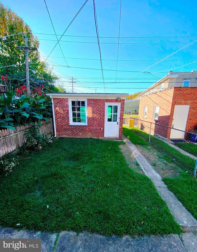 304 S 3rd Ave, Reading, PA 19611 - photo 7