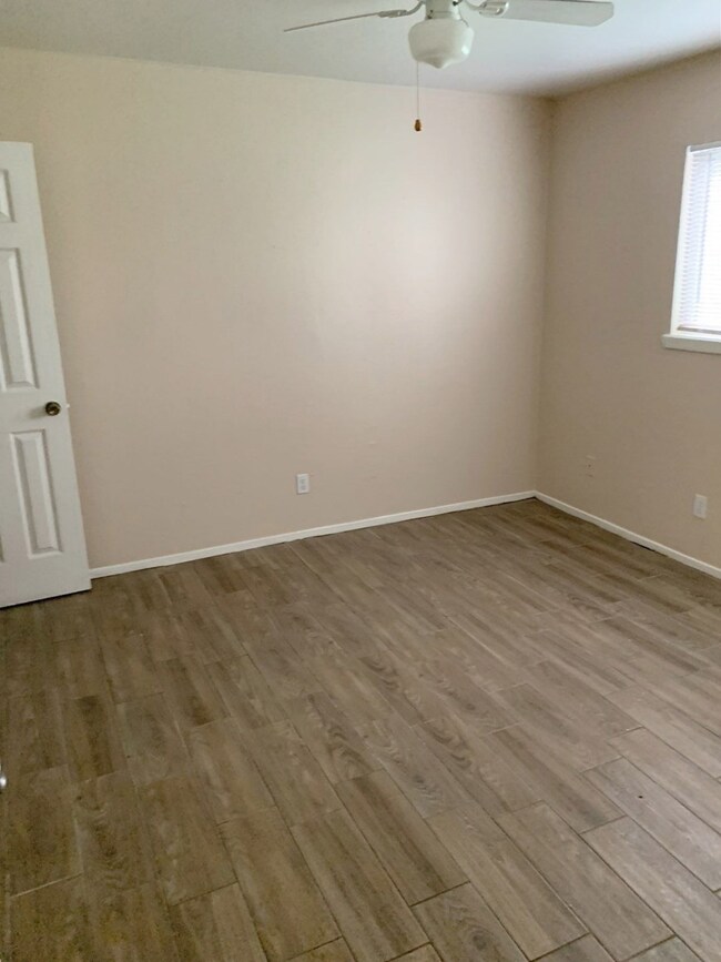 14302 Laredo St unit 1, Houston, TX 77015 - photo 6