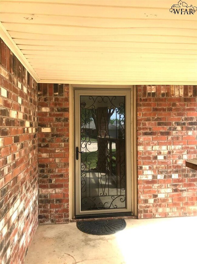 1505 Malcolm Ln, Wichita Falls, TX 76302 - photo 2