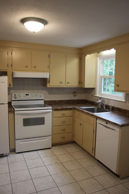 20 Green St unit 1, Medfield, MA 02052 - photo 5