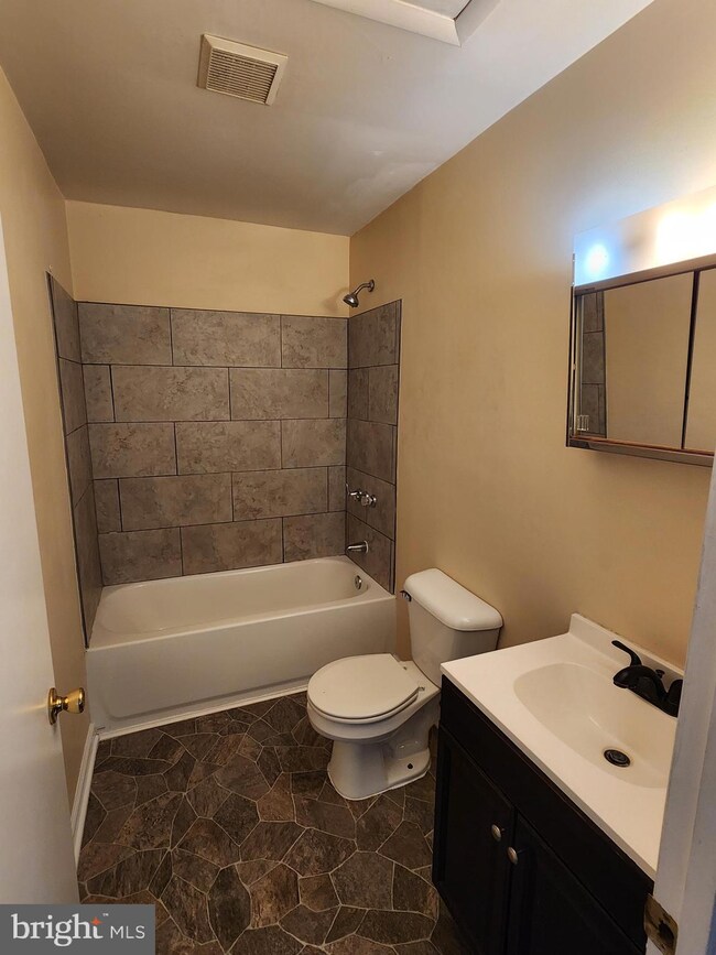 45 N Green St unit 7, Berkeley Springs, WV 25411 - photo 7