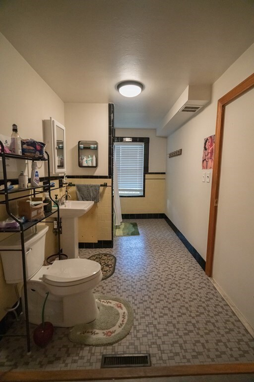 10 Pine St, Amherst, MA 01002 - photo 5