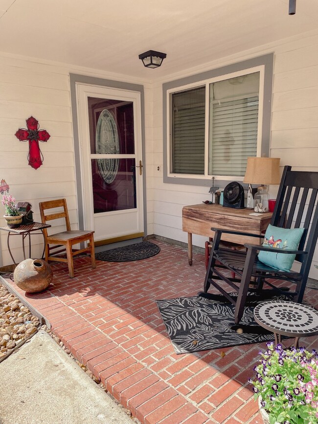 8626 Laurel Trails Dr, Houston, TX 77095 - photo 4