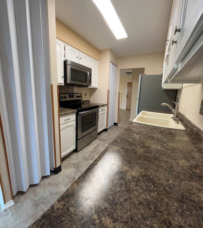 600 Naples Ct unit 510, Glenview, IL 60025 - photo 6