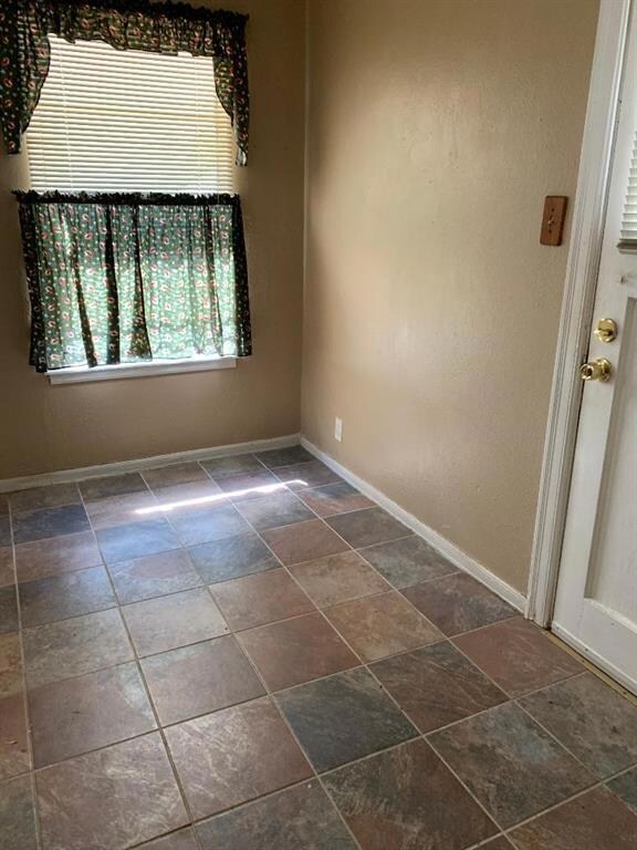 503 Harcourt St, Weatherford, TX 76086 - photo 5