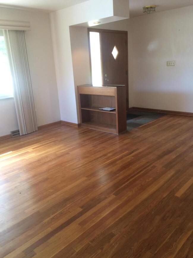 Living Room & Entry