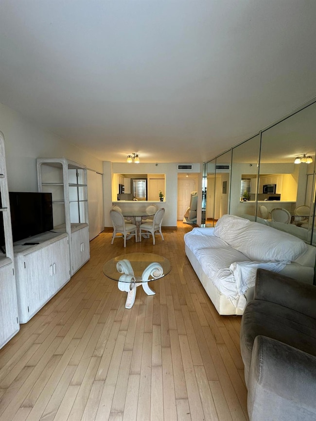 Brickell Key Two Condo unit 1214, Miami, FL 33131 - photo 2