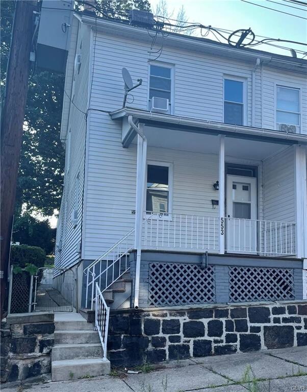 553 Ontario St, Bethlehem, PA 18015 - photo 2