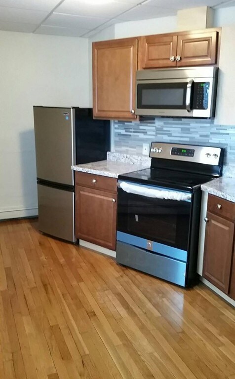 22 5th Ave unit 2L, Taunton, MA 02780 - photo 2