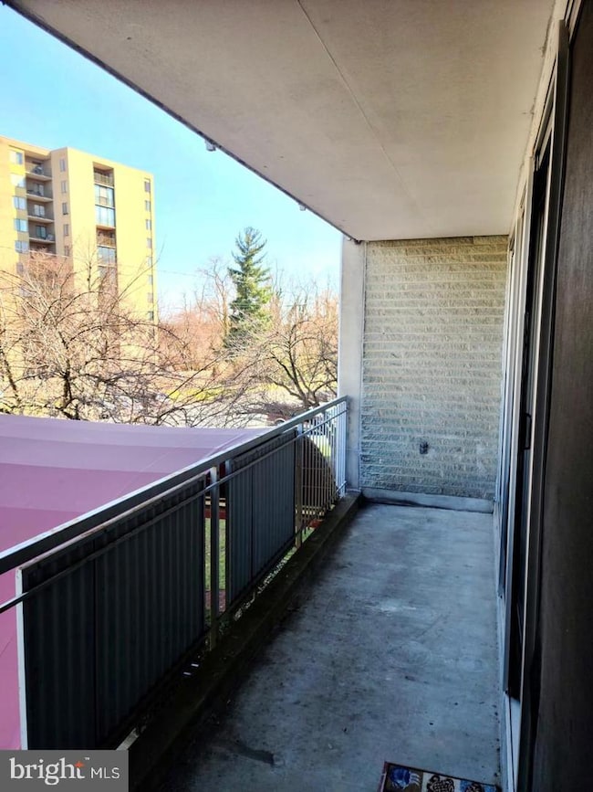 1830 Metzerott Rd unit 207, Adelphi, MD 20783 - photo 4