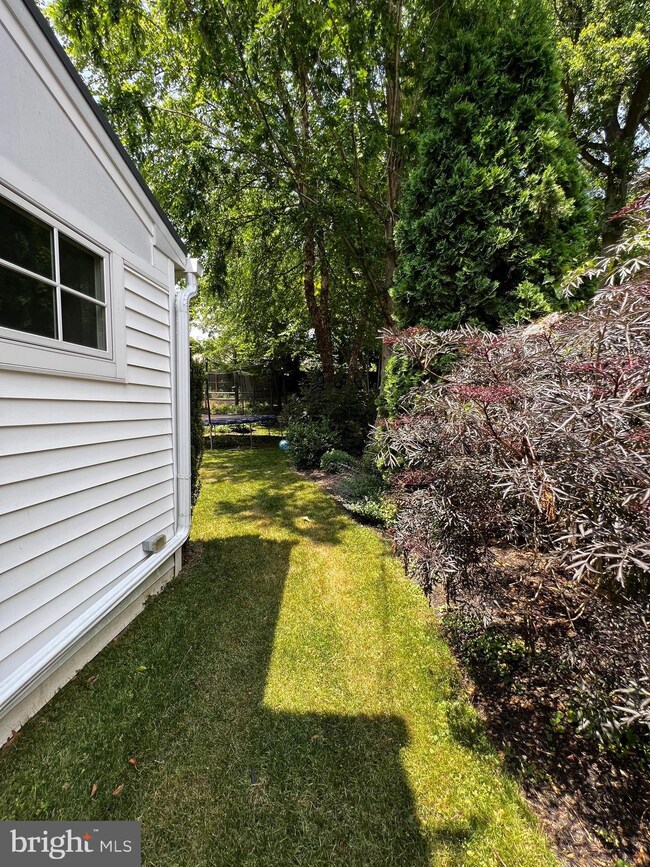 409 Maplewood Ave, Wayne, PA 19087 - photo 2