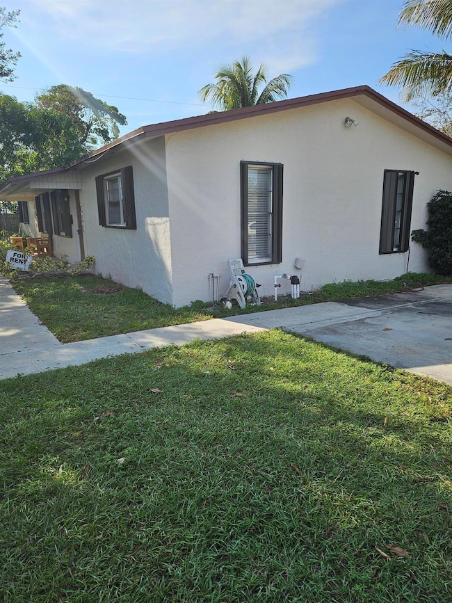 1022 Mcintosh St, West Palm Beach, FL 33405 - photo 2
