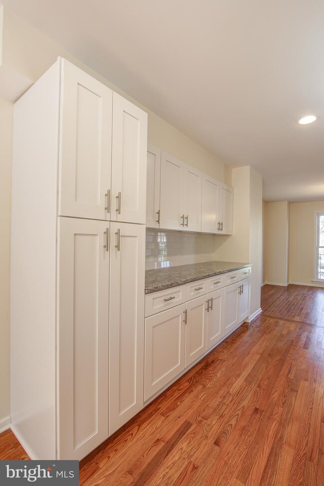 10238 Arizona Cir, Bethesda, MD 20817 - photo 7