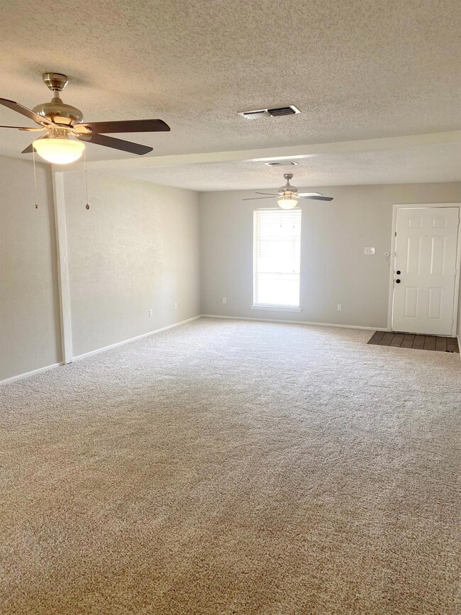 5520 Galway Ln, North Richland Hills, TX 76180 - photo 3