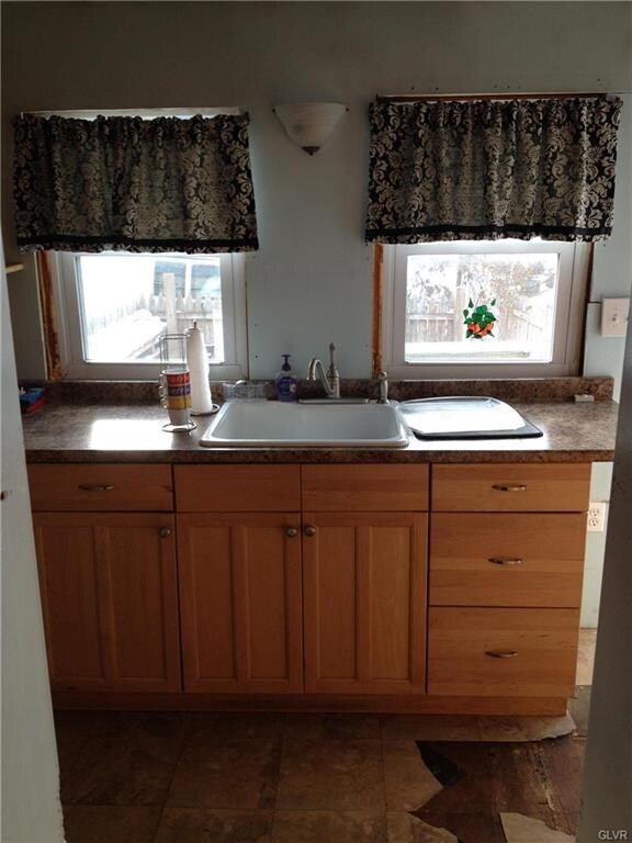 756 S 8th St, Allentown, PA 18103 - photo 6