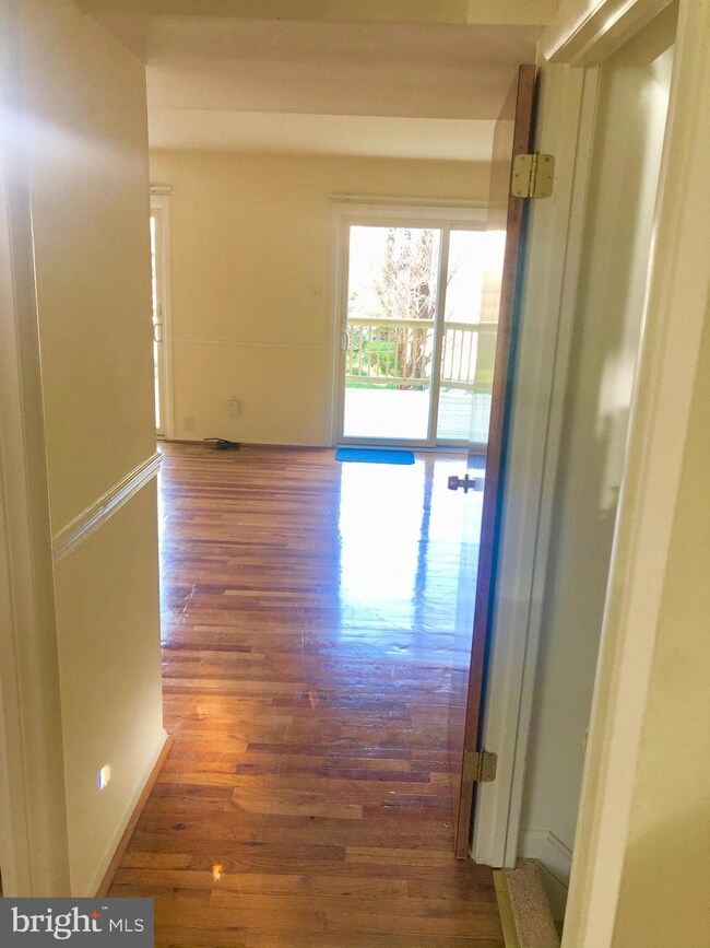 9471 Clocktower Ln, Columbia, MD 21046 - photo 3