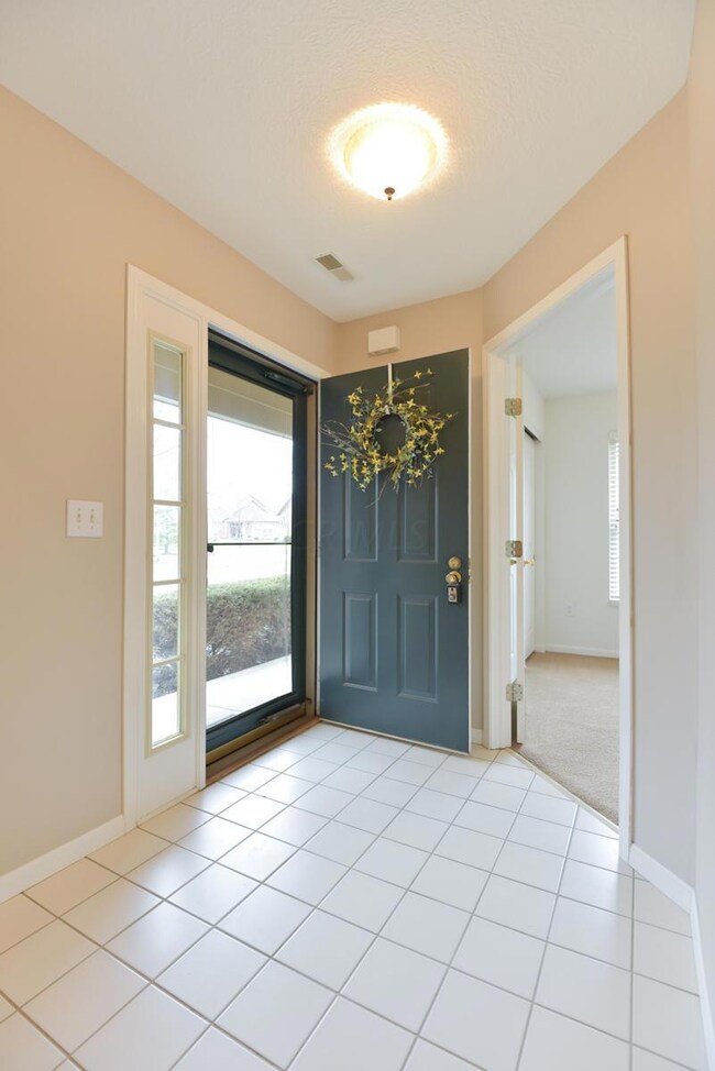 2741 Laurel Wind Blvd, Lewis Center, OH 43035 - photo 3