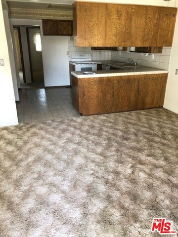 9930 Cedar St, Bellflower, CA 90706 - photo 2