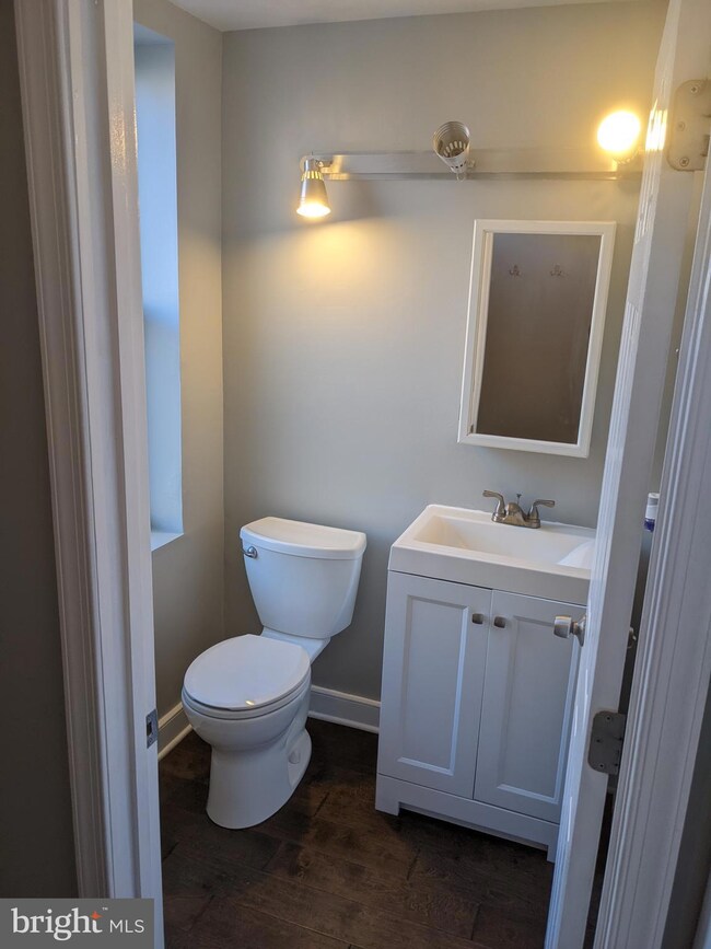 1039 W Barre St, Baltimore, MD 21230 - photo 3