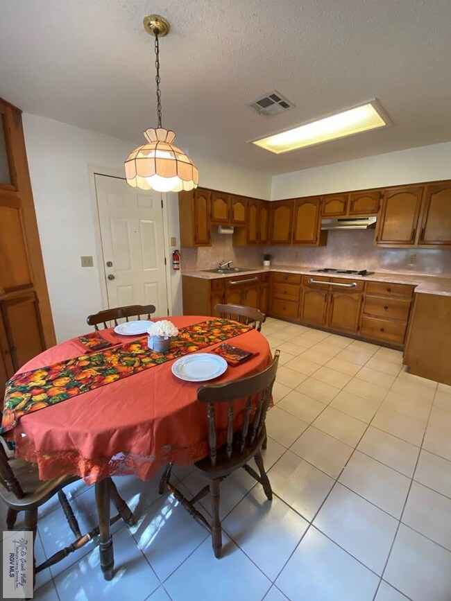 316 W Merida St, Weslaco, TX 78599 - photo 7