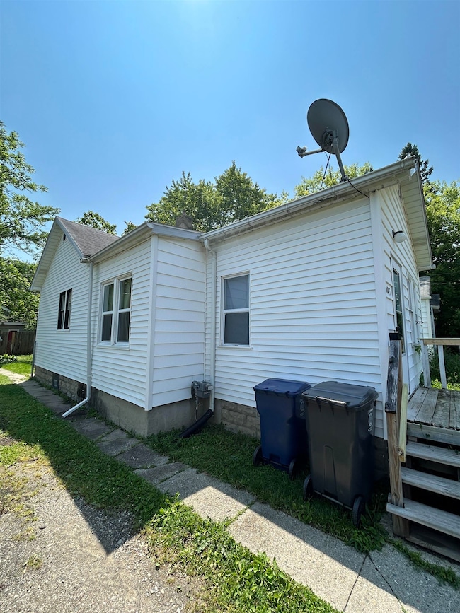 1015 Alvord Ave, Flint, MI 48507 - photo 3