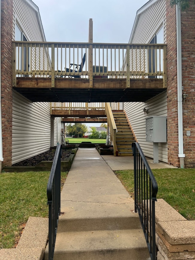 unlisted-address, Hoffman Estates, IL 60169 - photo 2