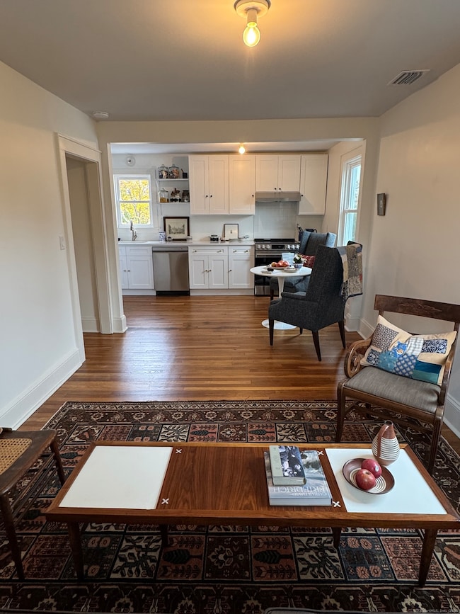 43 Hoyt St, New Canaan, CT 06840 - photo 5