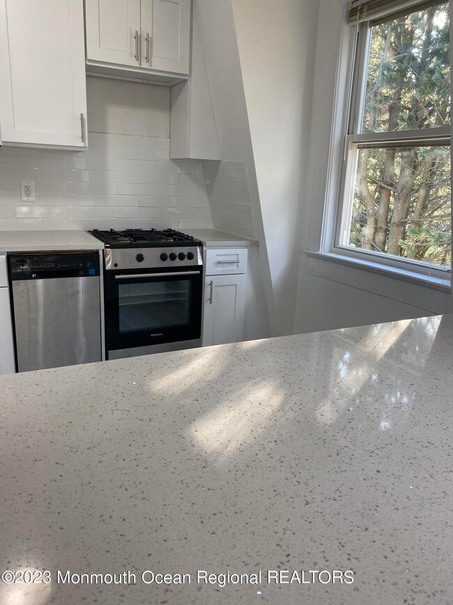 1039 Norwood Ave unit 4, Long Branch, NJ 07740 - photo 6