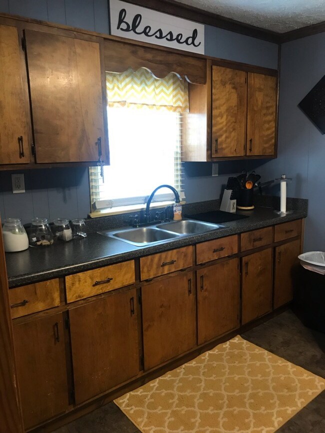 312 E Culpepper Ave, Doerun, GA 31744 - photo 6