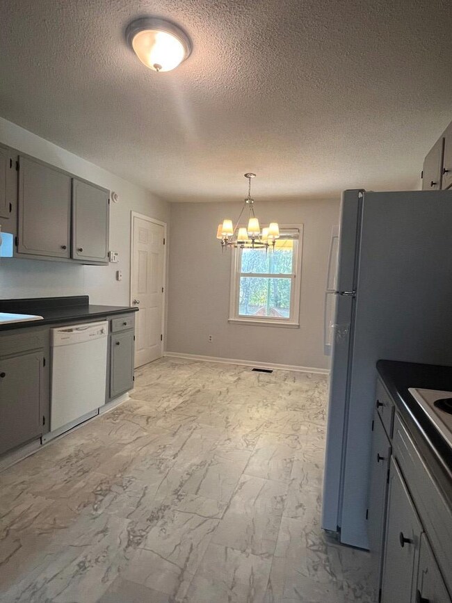 3310 Shannon Rd, Albany, GA 31721 - photo 5