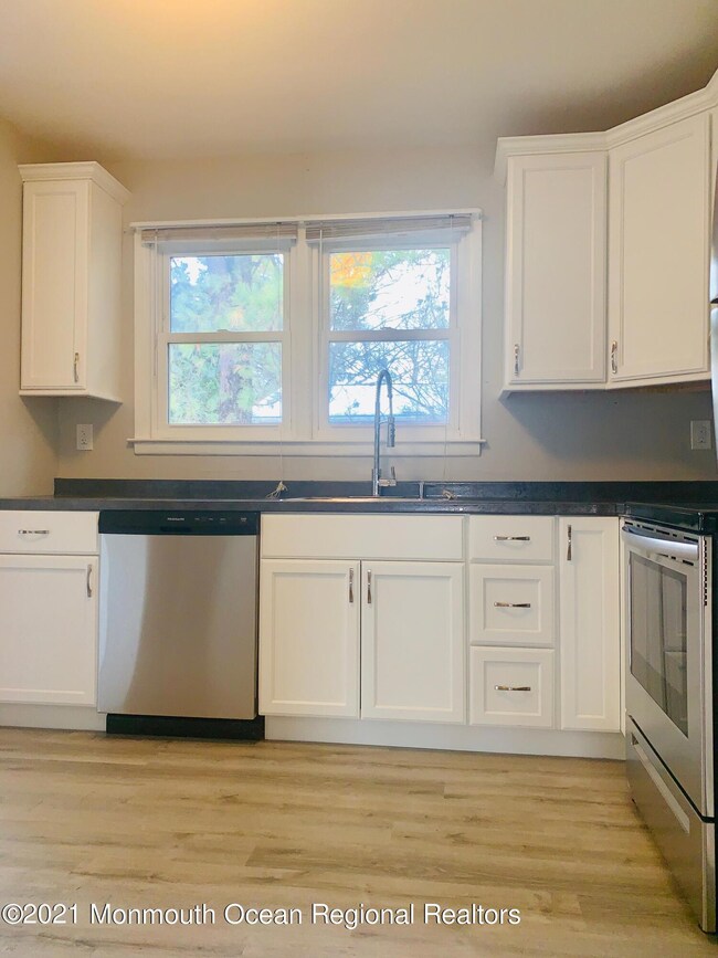 50 Norwalk Ave unit 70, Whiting, NJ 08759 - photo 6